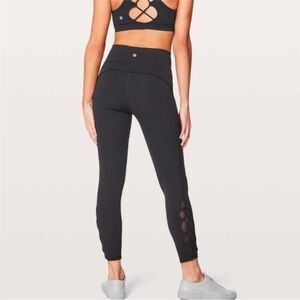 Lululemon Tied To It 7/8 Tight 25"
Black  size 2